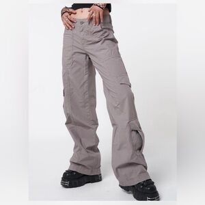 Women's Wide-Leg Low-Rise Cargo Pants